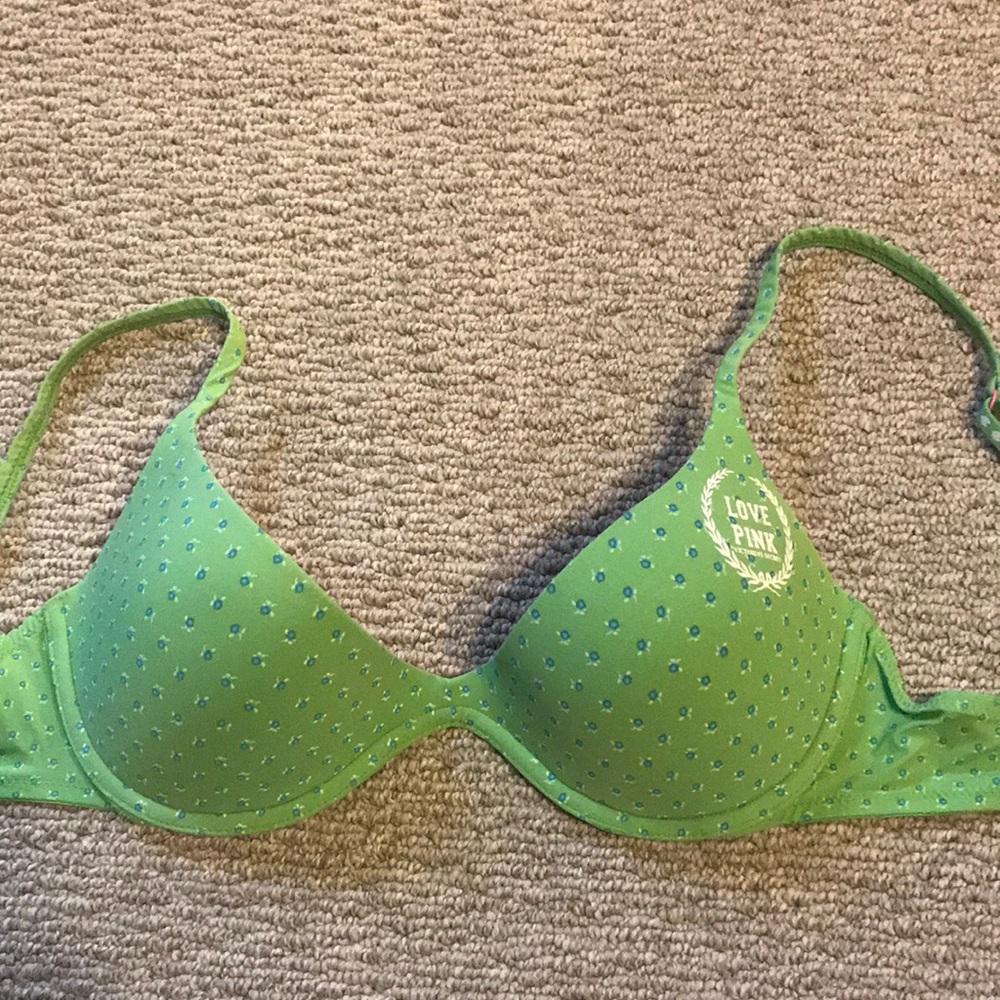 VS Pink T-shirt bra 34C